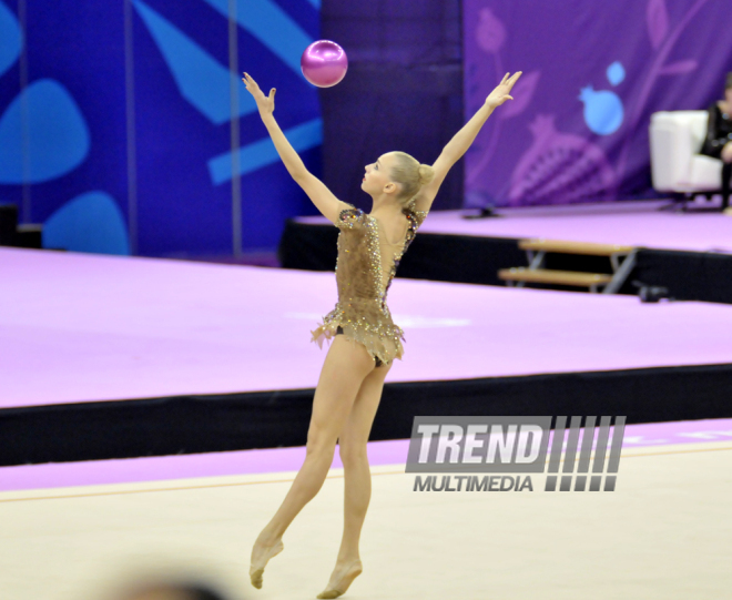 Avropa Oyunlarında bədii gimnastika üzrə topla hərəkətlər. Bakı, Azərbaycan, 21 iyun 2015